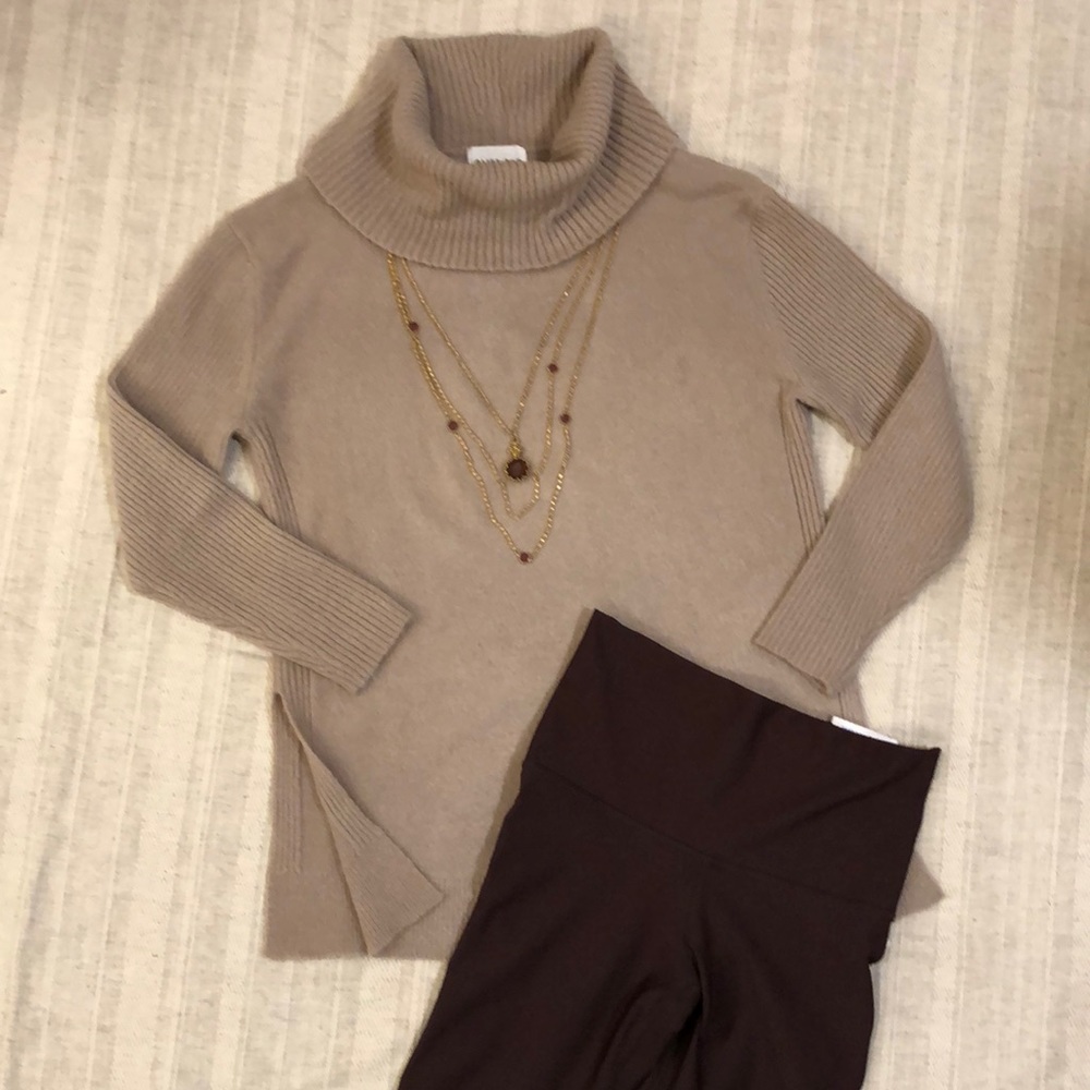 Cowl neck rib knit  sweater